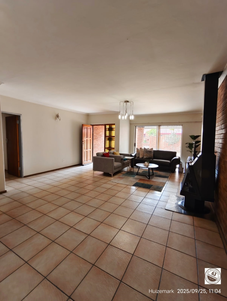 To Let 3 Bedroom Property for Rent in Vaalpark Free State